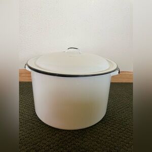 Vintage Enamelware Large Stock Pot w/ Lid White w/ Black Trim 13”x7.25”
